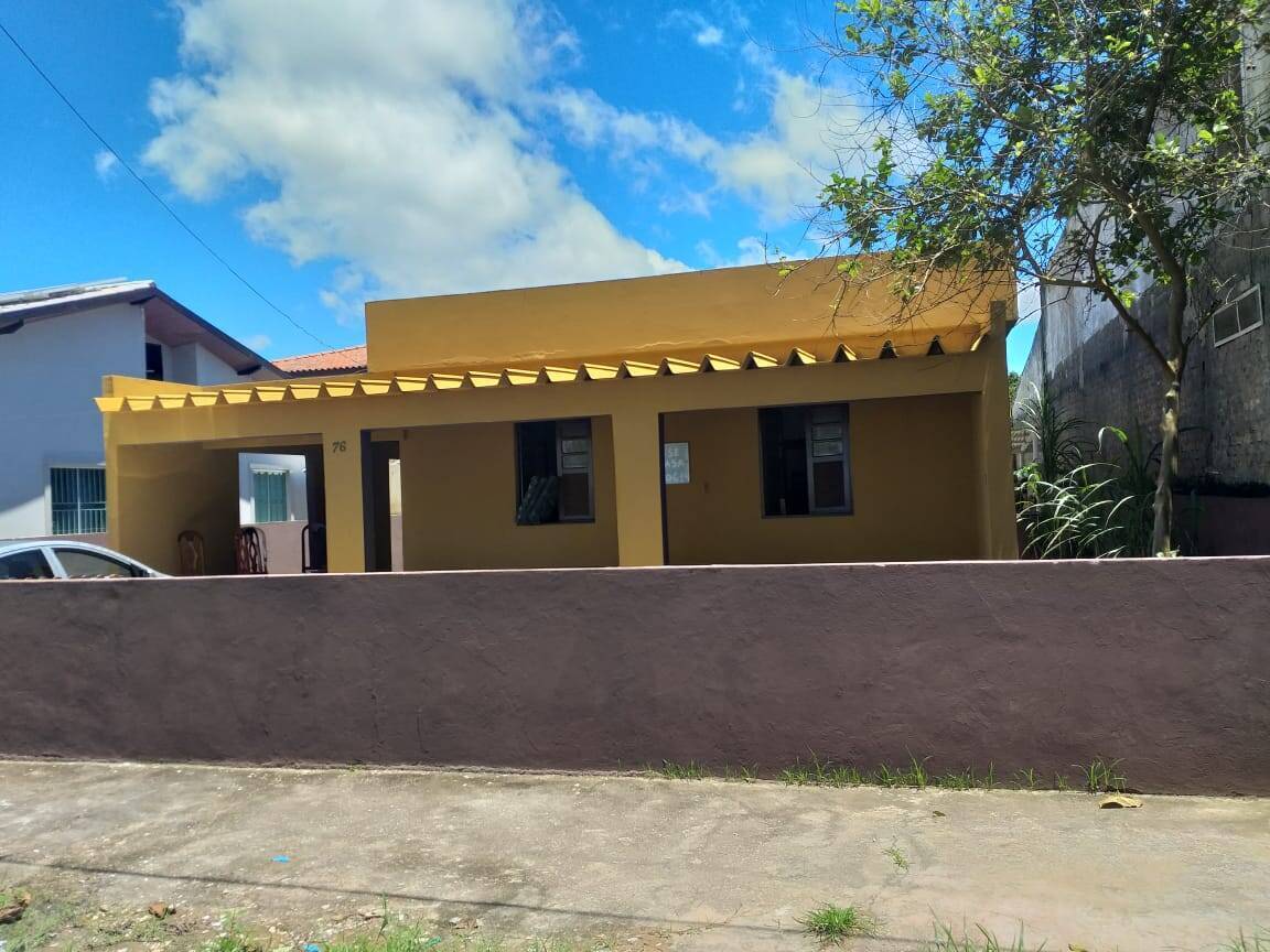 #118 - Casa de Praia para Venda em São Francisco de Itabapoana - RJ