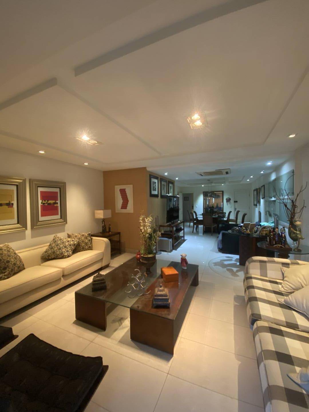 #208 - Apartamento para Venda em Campos dos Goytacazes - RJ
