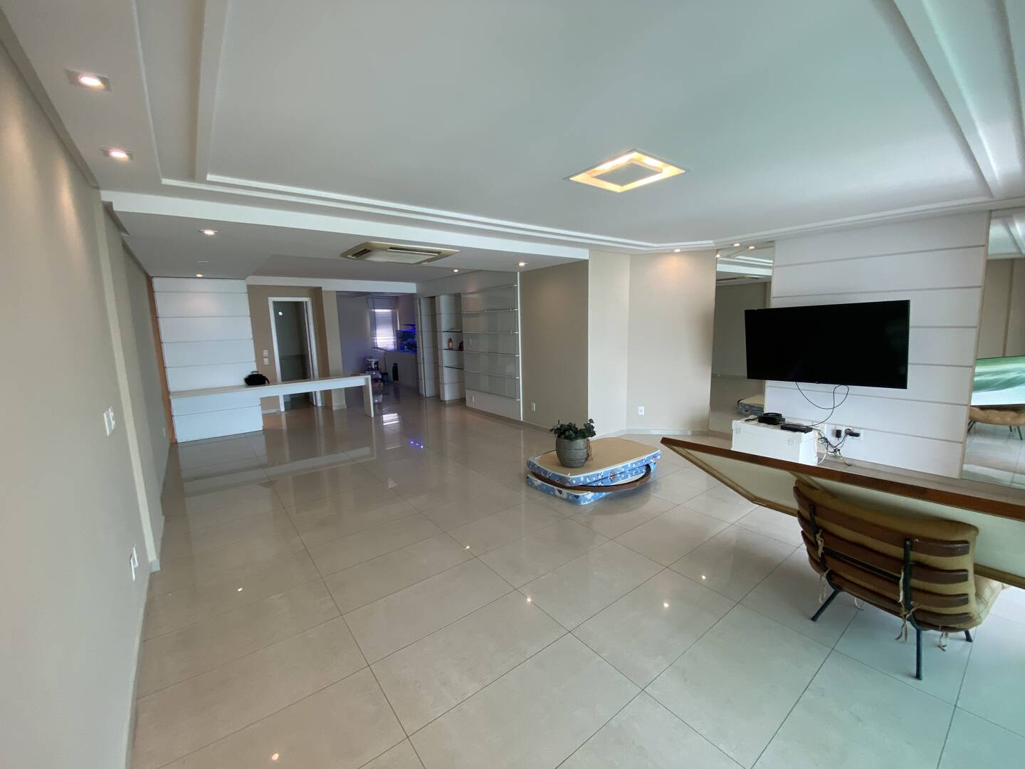 #615 - Apartamento para Locação em Campos dos Goytacazes - RJ