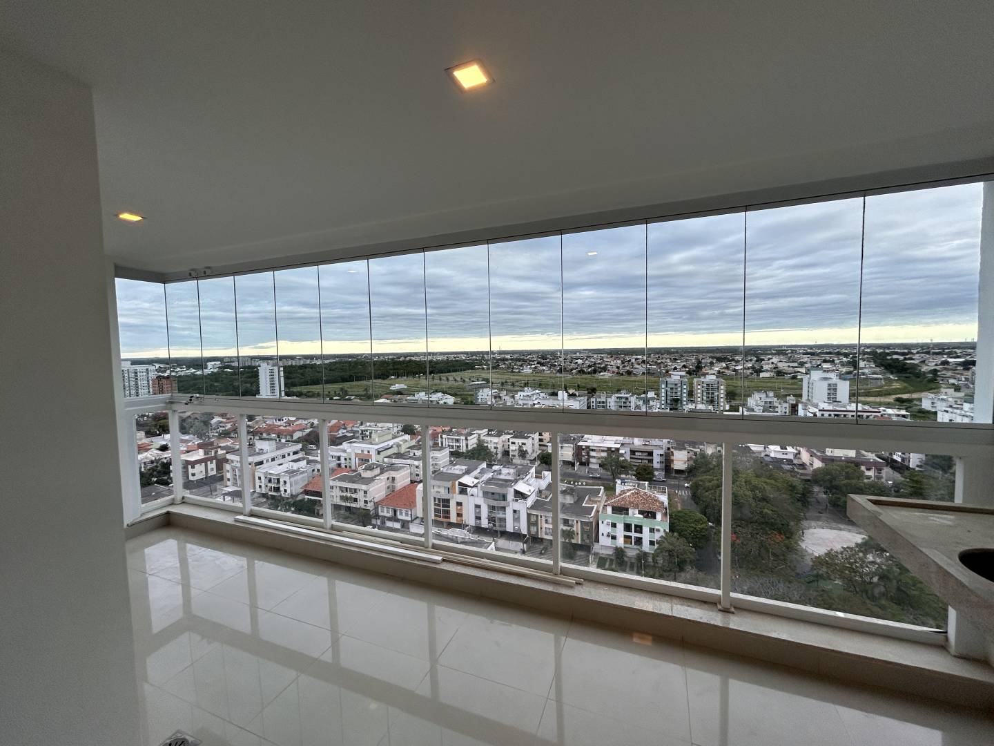 #574 - Apartamento para Venda em Campos dos Goytacazes - RJ