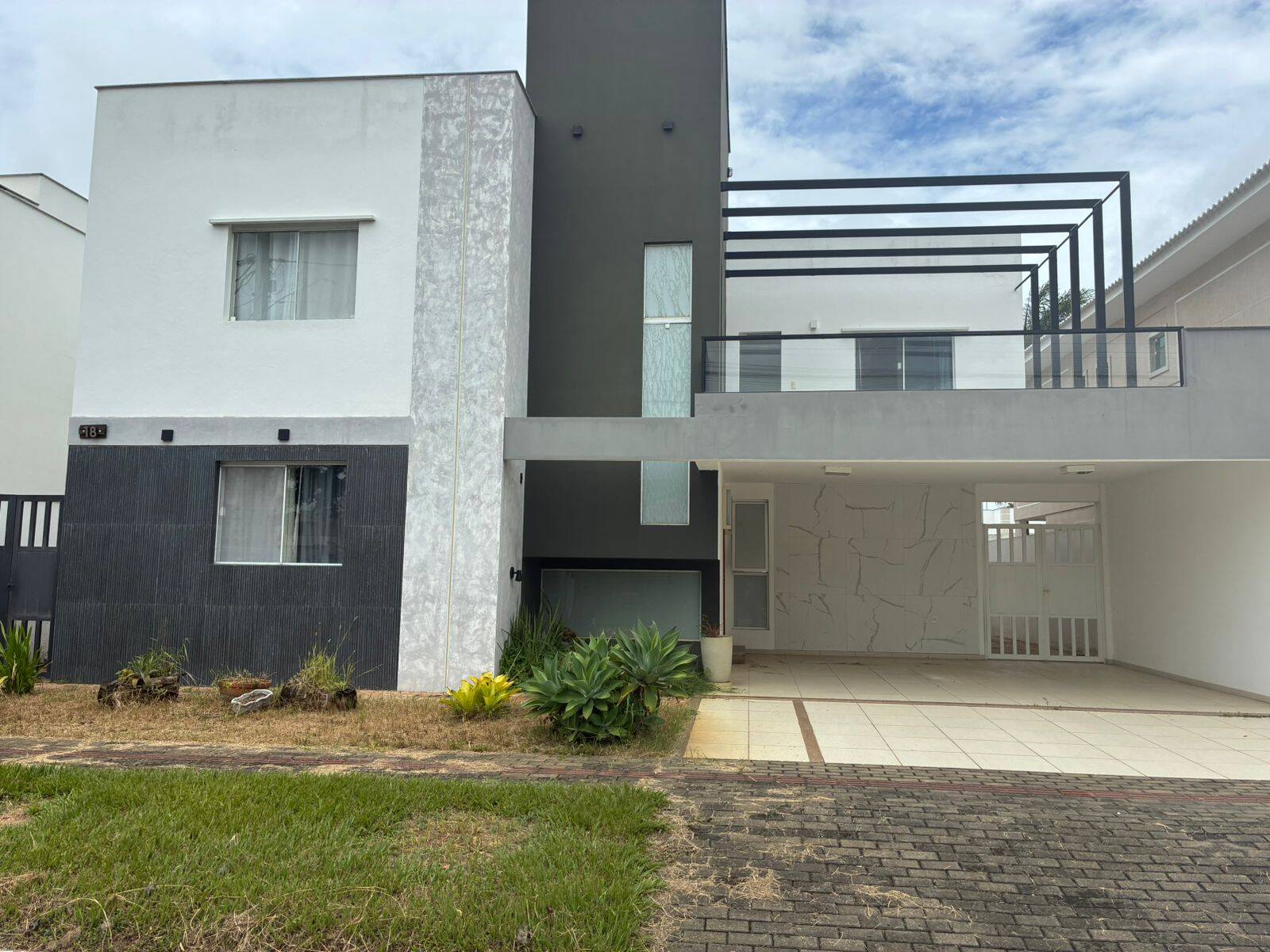 #732 - Casa para Venda em Campos dos Goytacazes - RJ