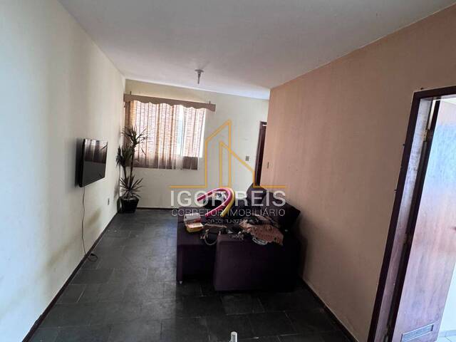 #706 - Apartamento para Venda em Campos dos Goytacazes - RJ