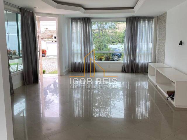 #710 - Casa em condomínio para Venda em Campos dos Goytacazes - RJ