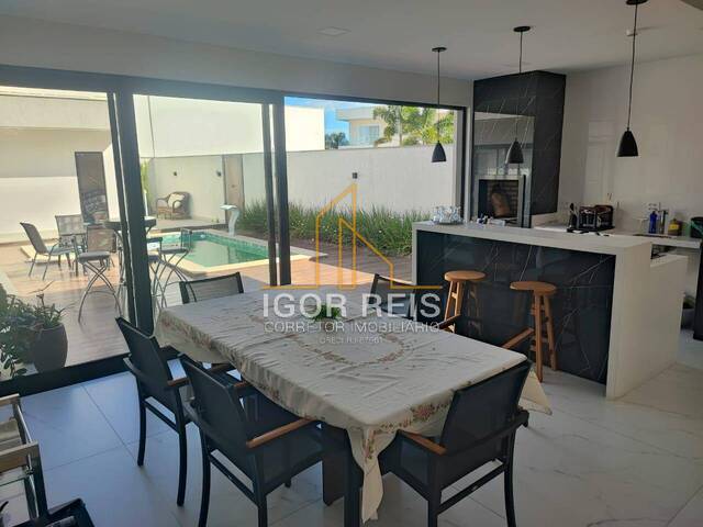 Casa em condomínio para Venda em Campos dos Goytacazes - 2