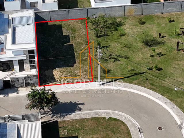 #685 - Terreno em condomínio para Venda em Campos dos Goytacazes - RJ