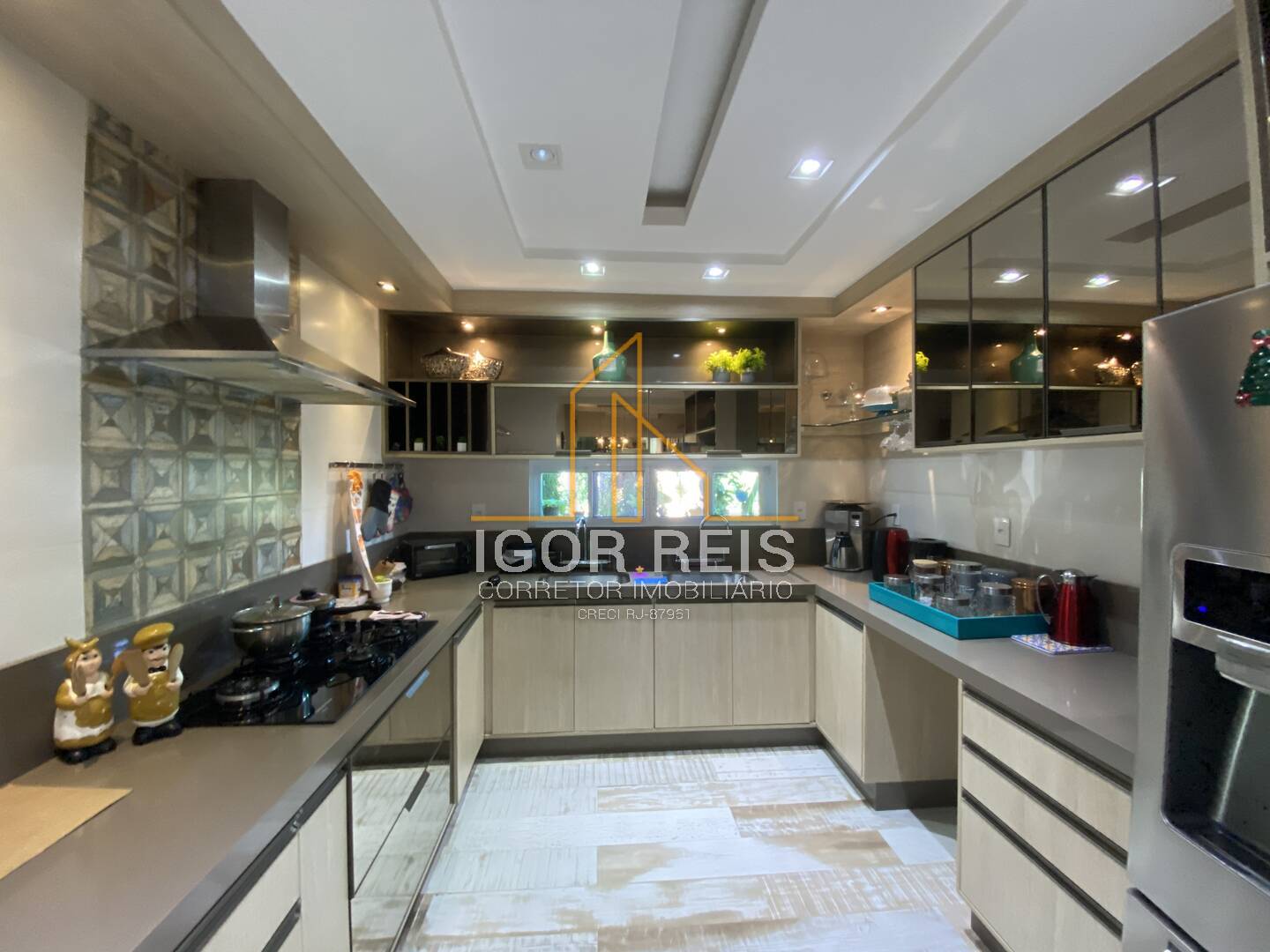 Casa de Condomínio à venda com 4 quartos, 600m² - Foto 9