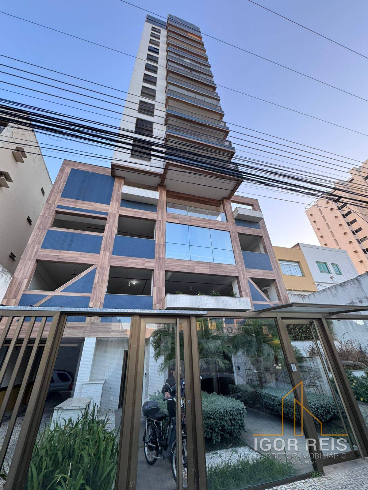 Apto 3 quartos sendo 1 sute 900mil todo em marcenaria planej