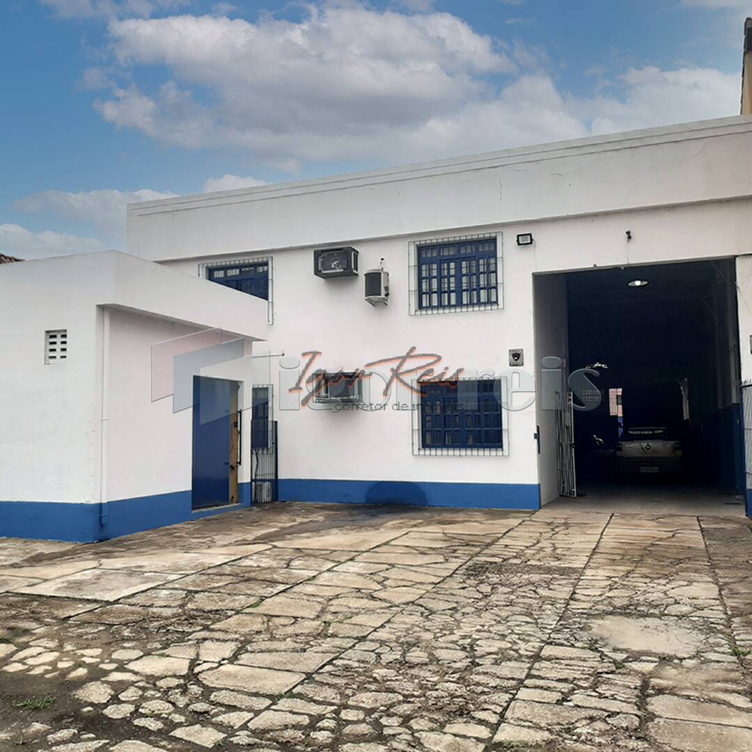 Galpão para venda ou locação próximo à Av. Alberto Lamego, Campos - RJ