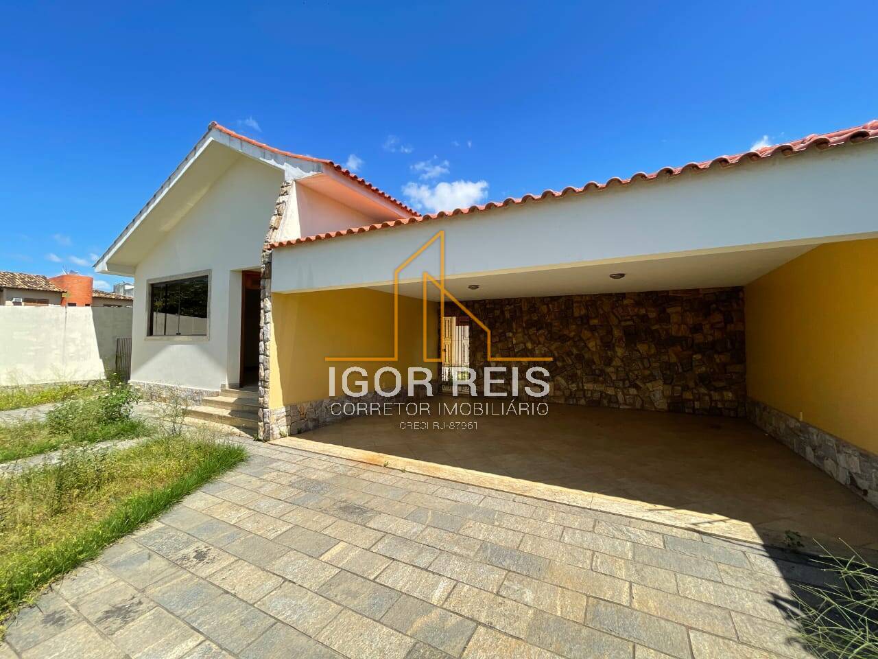 Casa com 3 quartos, sendo 2 suítes no Flamboyant em Campos/RJ
