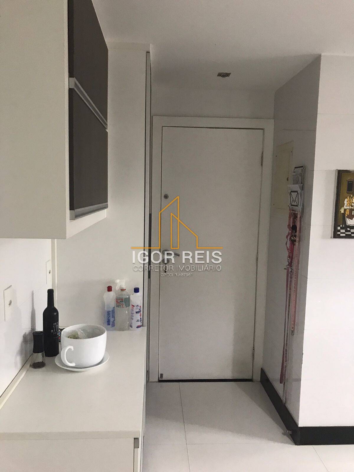 Apartamento à venda com 3 quartos, 151m² - Foto 13