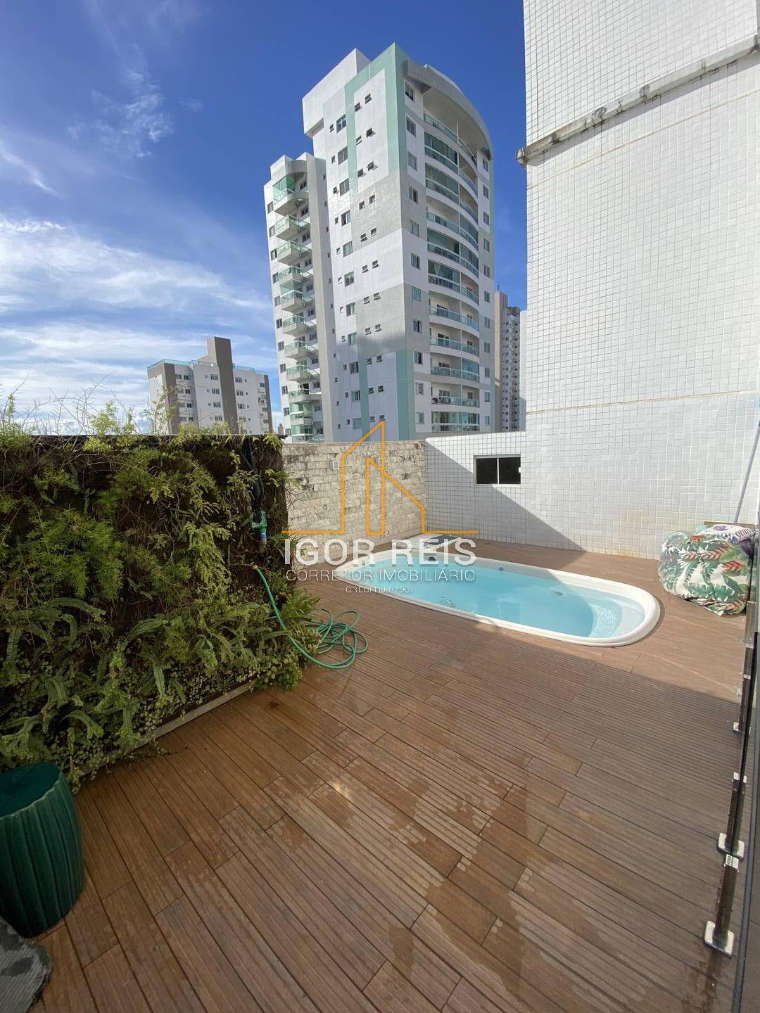 Apartamento com piscina e churrasqueira PRIVATIVA no Pq. Tamandaré