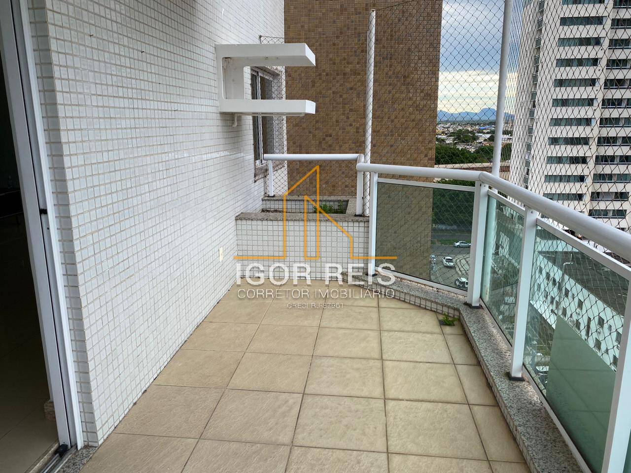 Apartamento à venda com 3 quartos, 169m² - Foto 3
