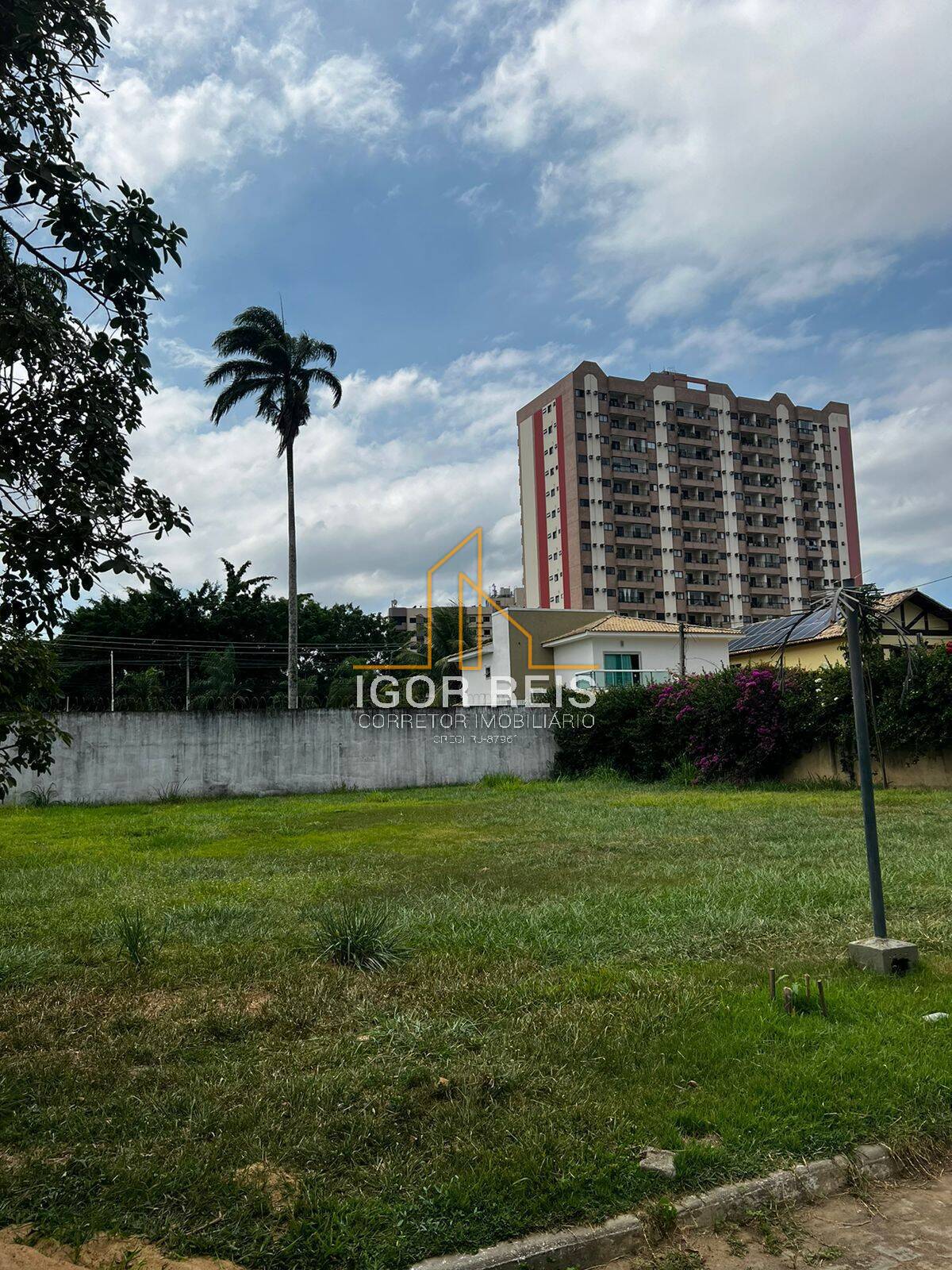 Terreno/Lote no Condomínio Parque das Palmeiras II em Campos - RJ
