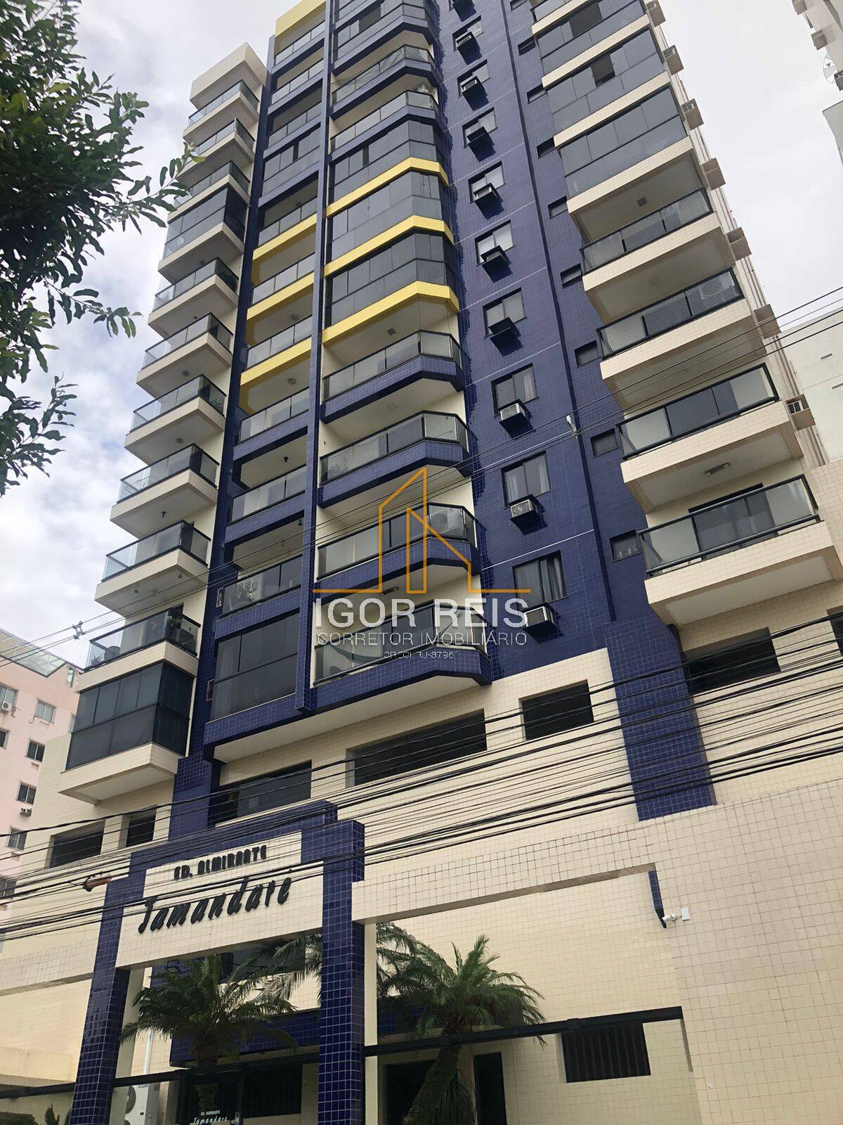 Apartamento à venda com 2 Suítes no Ed. Almirante Tamandaré, Pq. Tamandaré