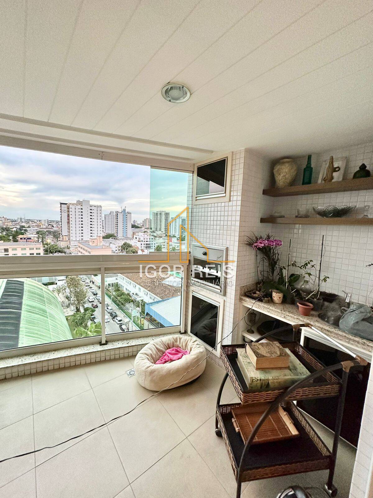 Apartamento de alto padrão próximo ao Colégio Auxiliadora em Campos/RJ