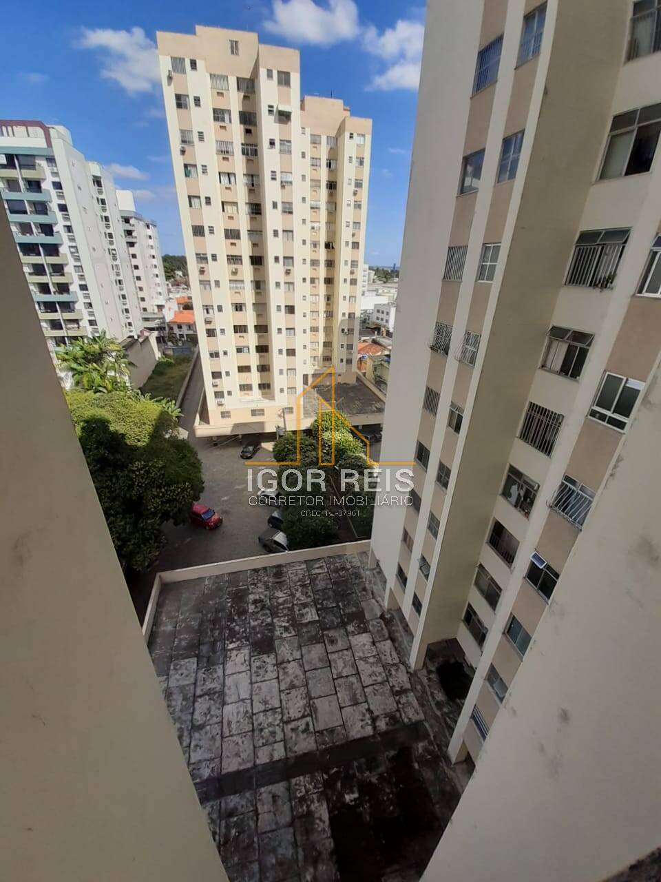 Apartamento reformado à venda no Condomínio Pelincão em Campos - RJ
