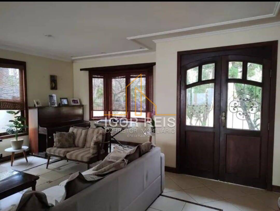 Viva o Luxo Exclusivo: Casa de Alto Padrão no Condomínio Golden Garden
