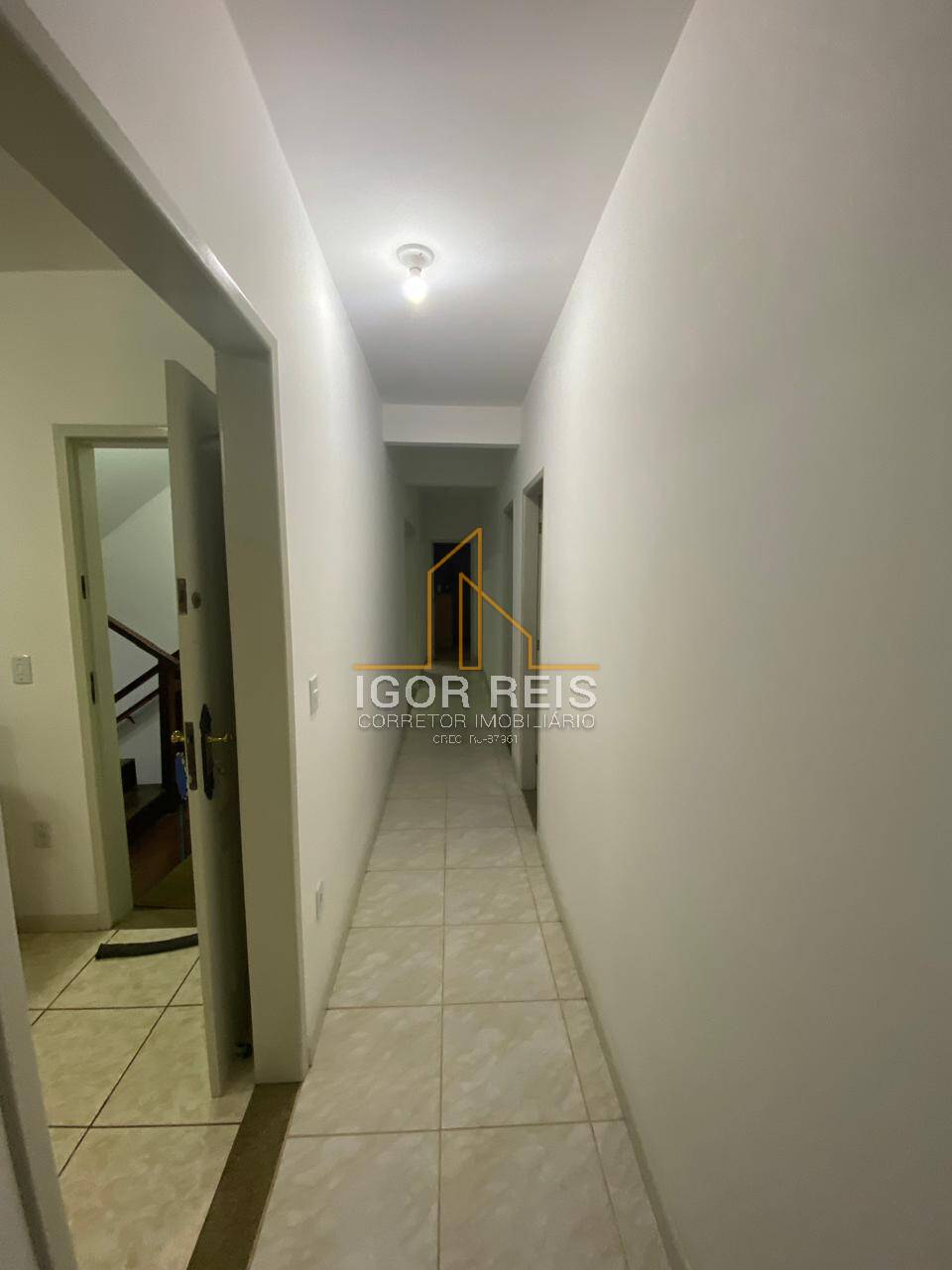 Casa à venda com 4 quartos, 230m² - Foto 11