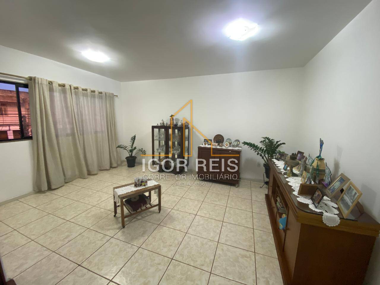 Casa à venda com 4 quartos, 230m² - Foto 8