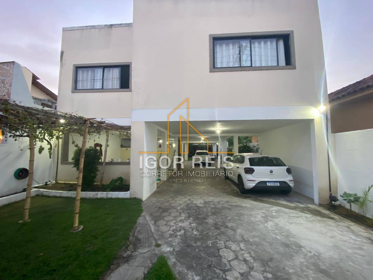Casa à venda com 4 quartos, 230m² - Foto 2
