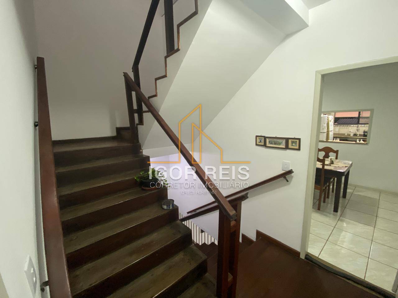 Casa à venda com 4 quartos, 230m² - Foto 7