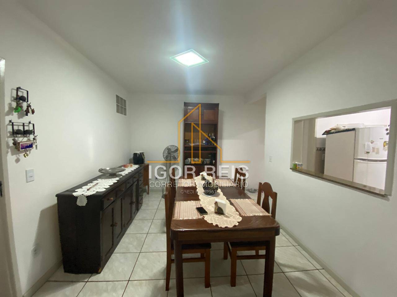 Casa à venda com 4 quartos, 230m² - Foto 16