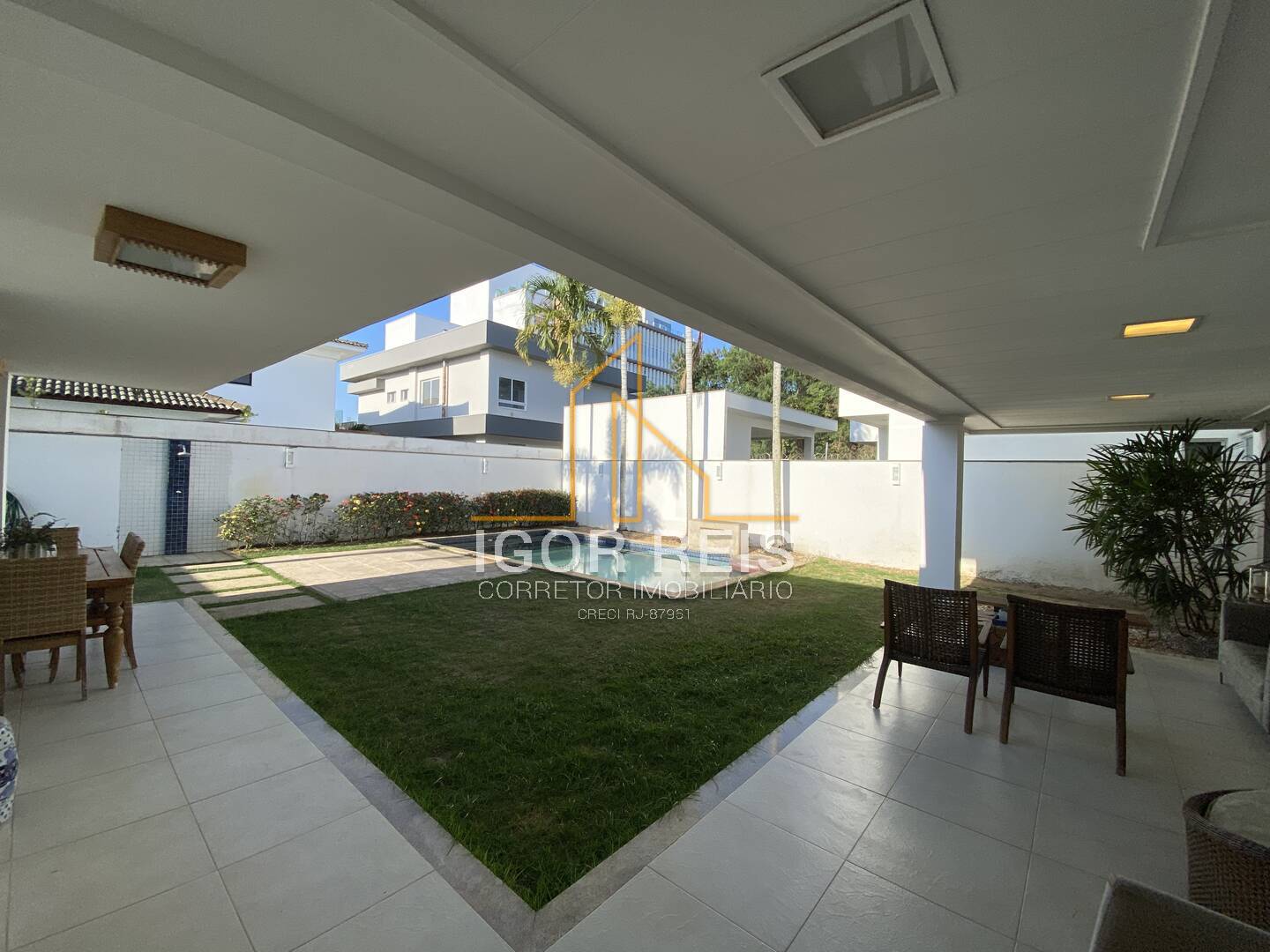 Casa de Condomínio à venda com 4 quartos, 450m² - Foto 7