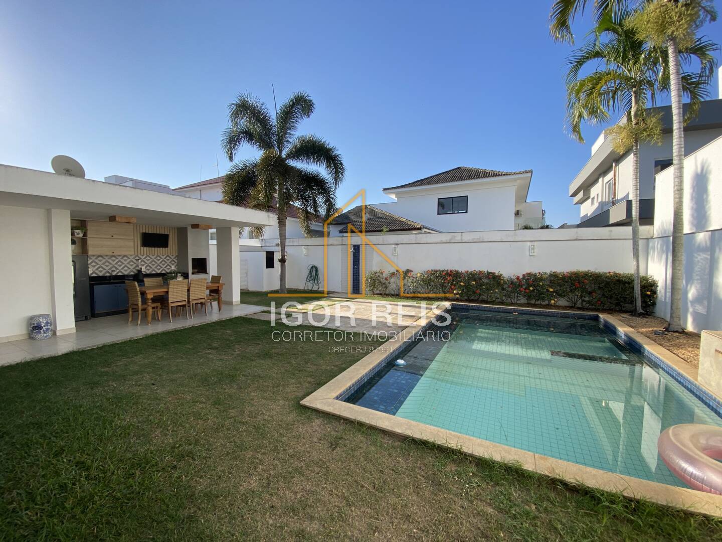 Casa de Condomínio à venda com 4 quartos, 450m² - Foto 8