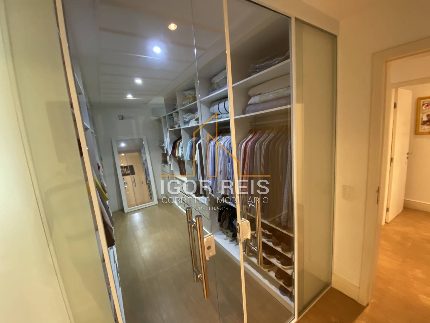 Casa de Condomínio à venda com 4 quartos, 450m² - Foto 19