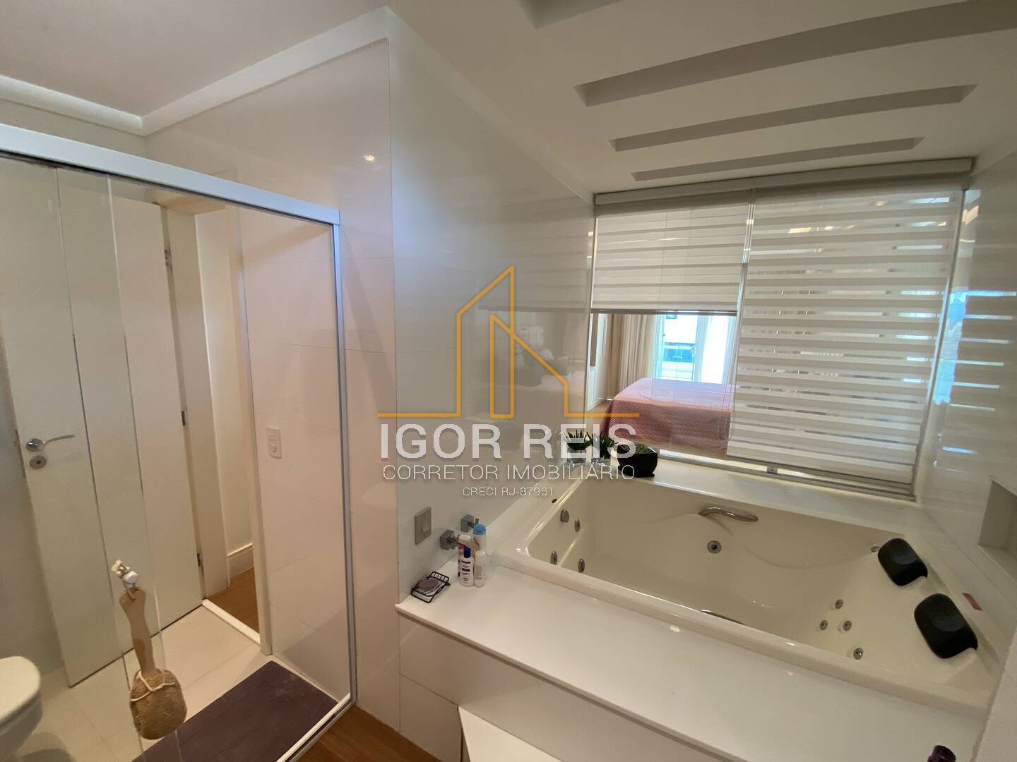 Casa de Condomínio à venda com 4 quartos, 450m² - Foto 23