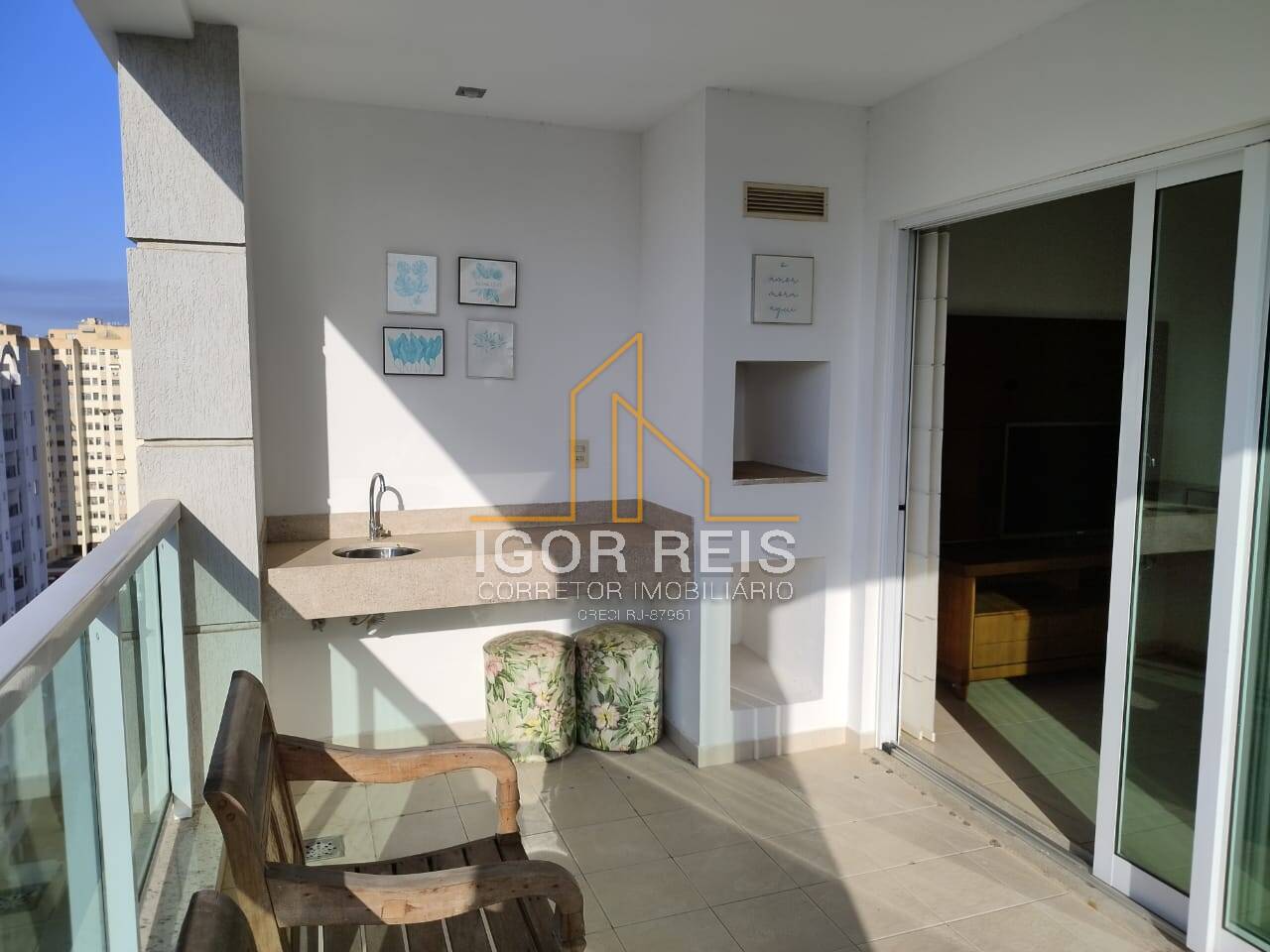 Apartamento à venda com 3 quartos, 136m² - Foto 1