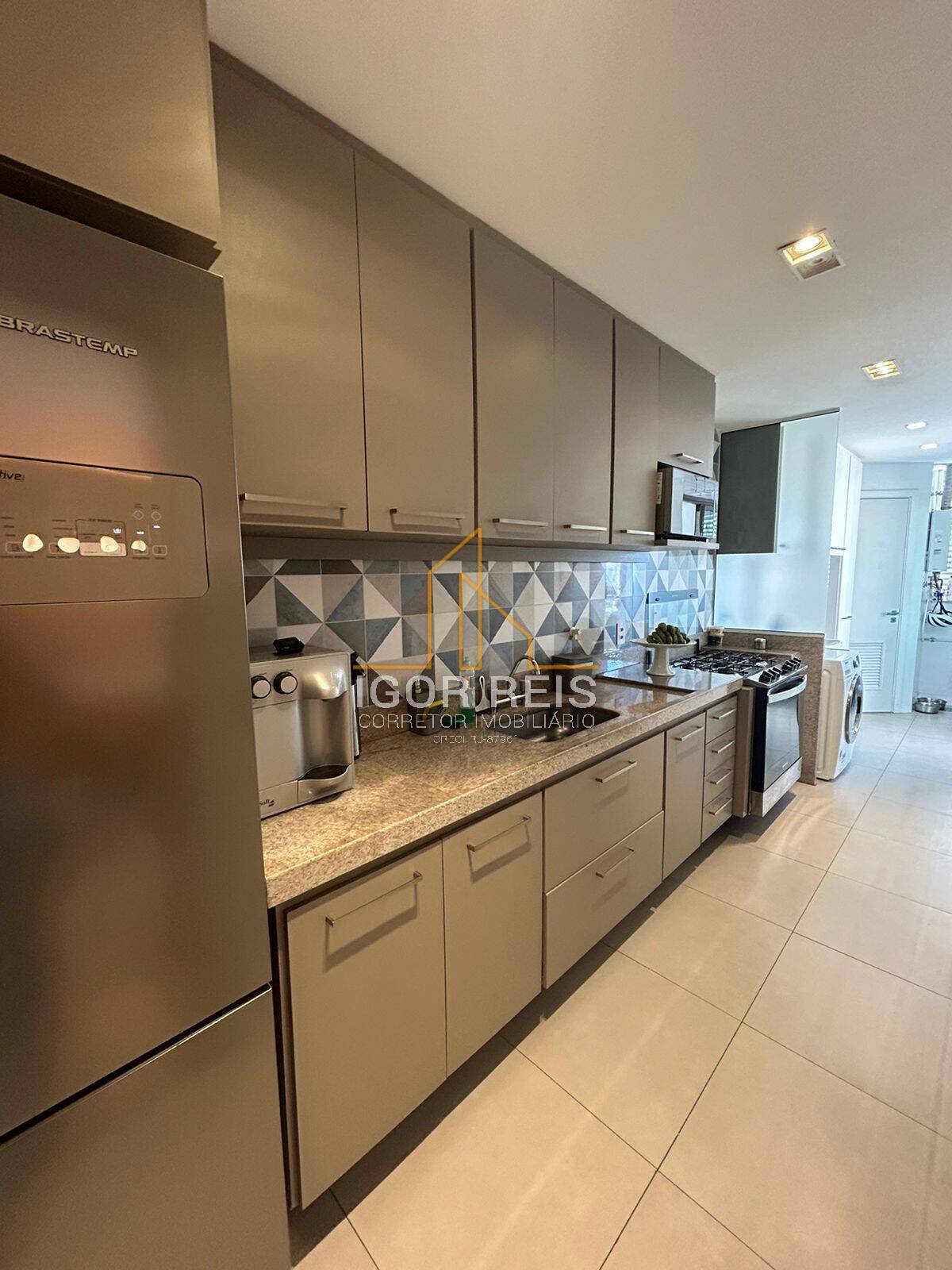 Apartamento à venda com 3 quartos, 115m² - Foto 12