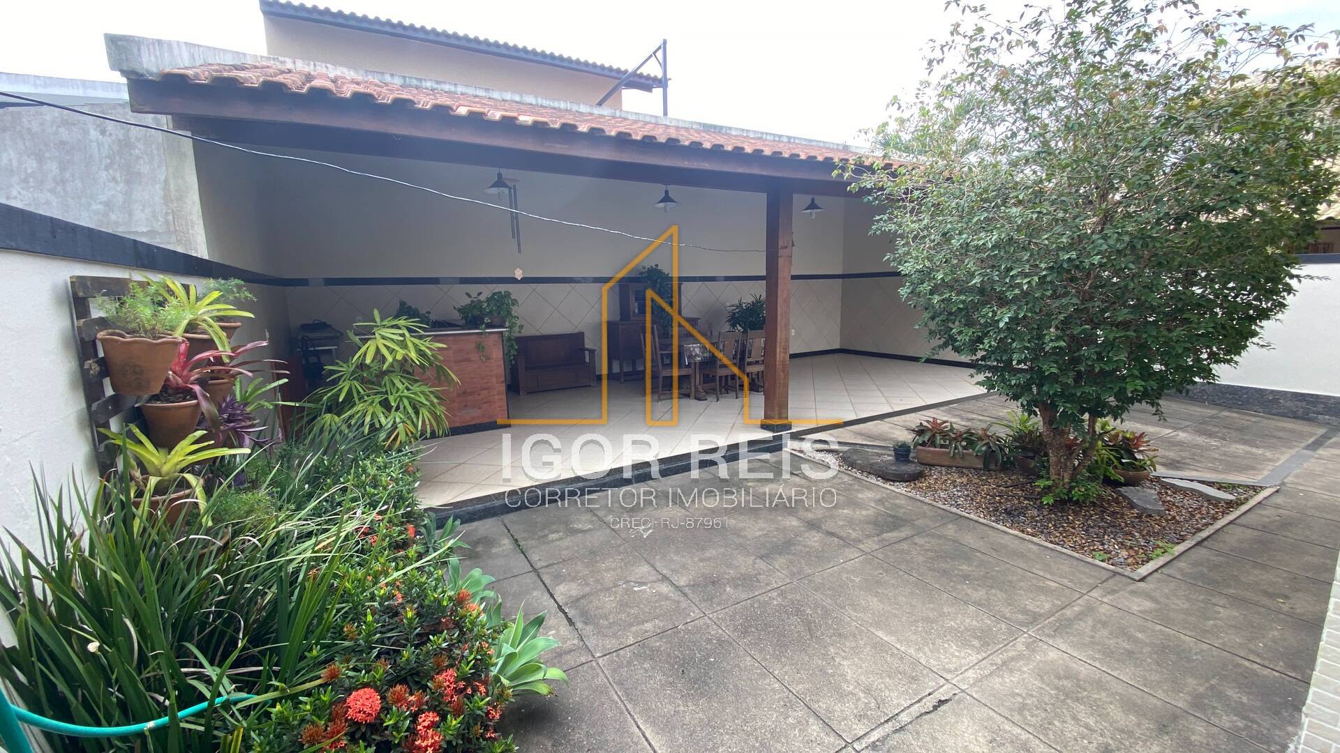 Casa de Condomínio à venda e aluguel com 3 quartos, 300m² - Foto 16
