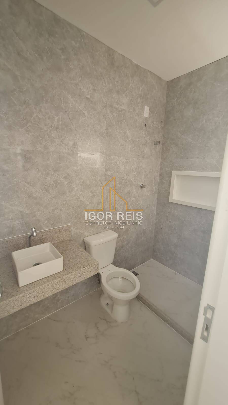 Casa à venda com 3 quartos, 360m² - Foto 8