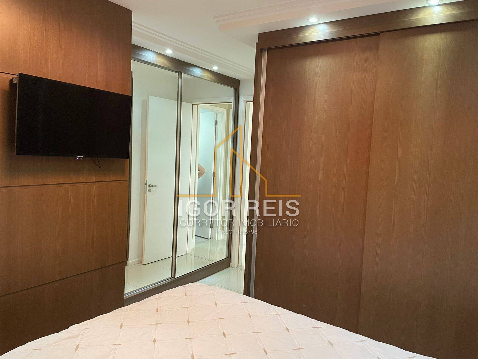 Apartamento à venda com 2 quartos, 65m² - Foto 8