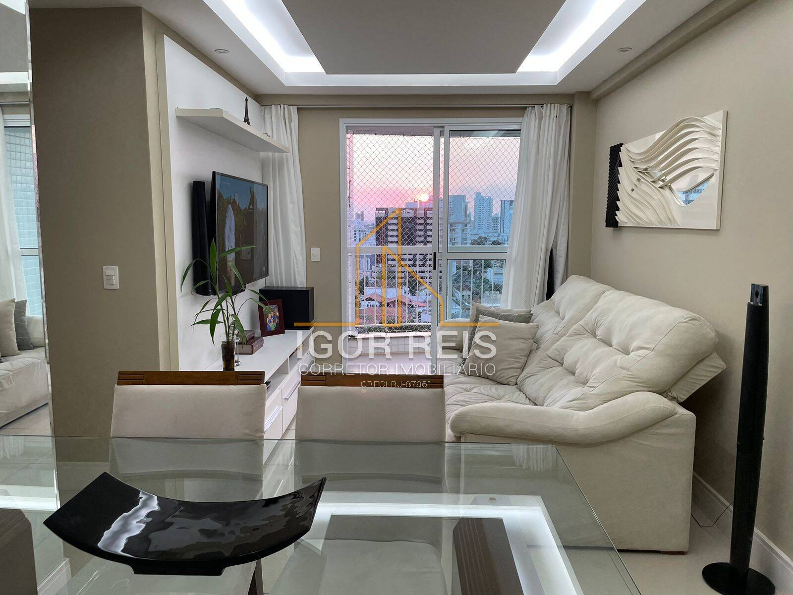 Apartamento à venda com 2 quartos, 65m² - Foto 2