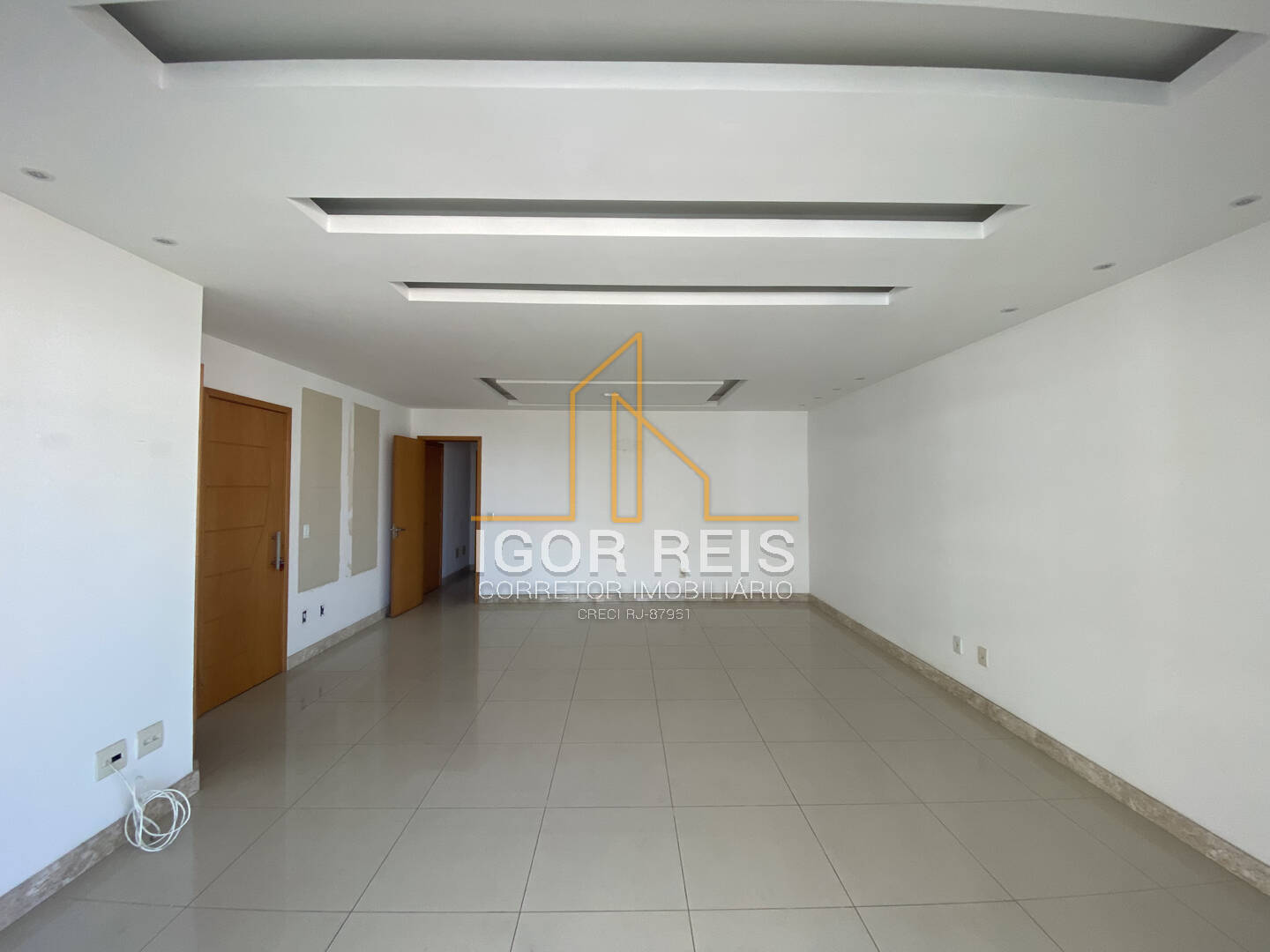 Apartamento à venda com 3 quartos, 156m² - Foto 4