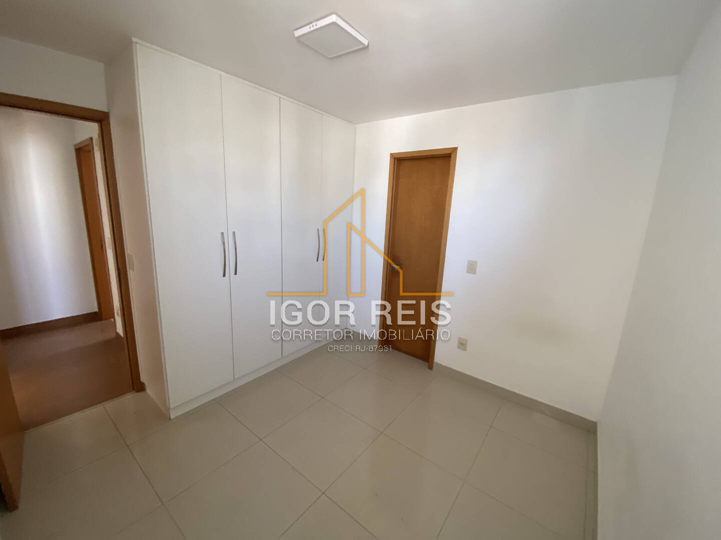 Apartamento à venda com 3 quartos, 156m² - Foto 11