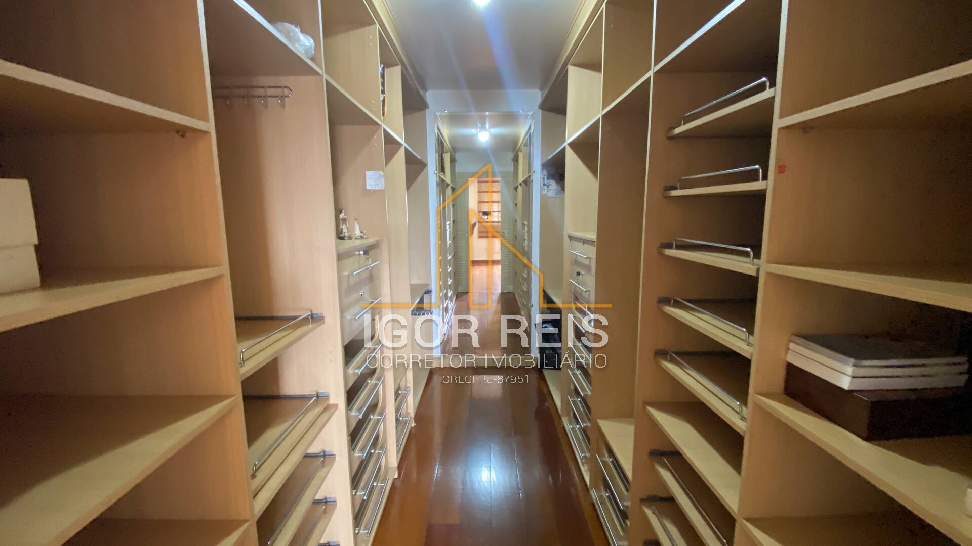 Apartamento à venda com 3 quartos, 186m² - Foto 10