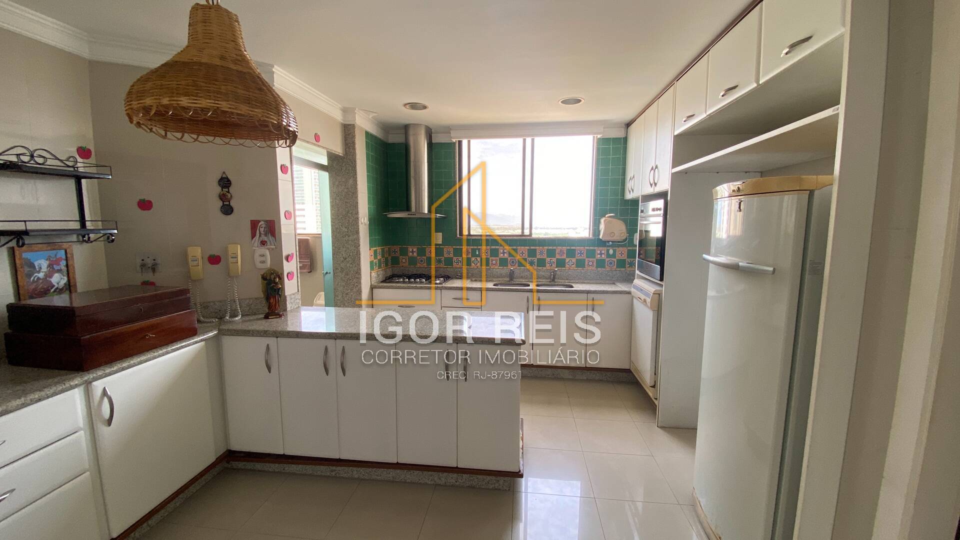 Apartamento à venda com 3 quartos, 186m² - Foto 21