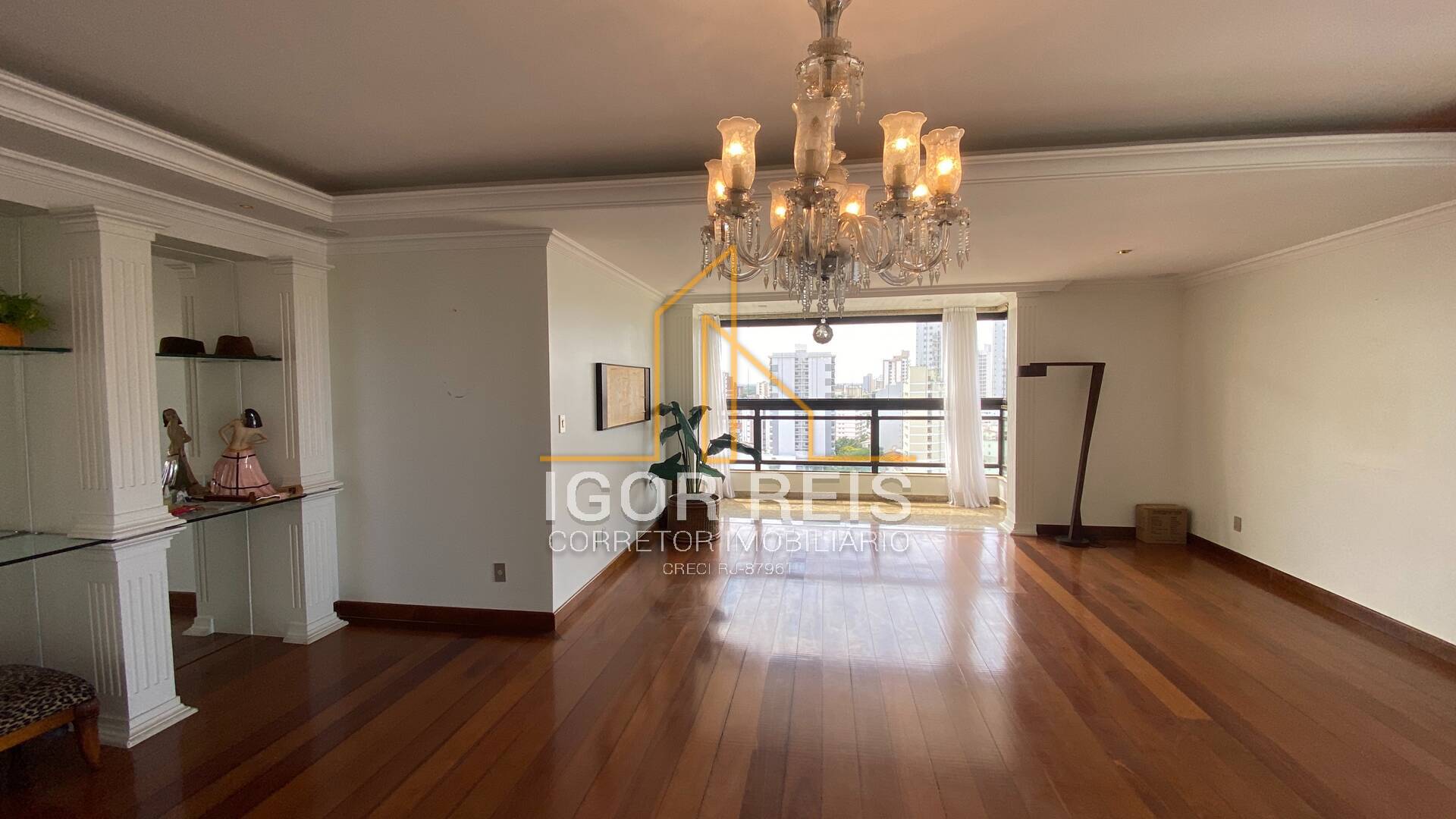 Apartamento à venda com 3 quartos, 186m² - Foto 2