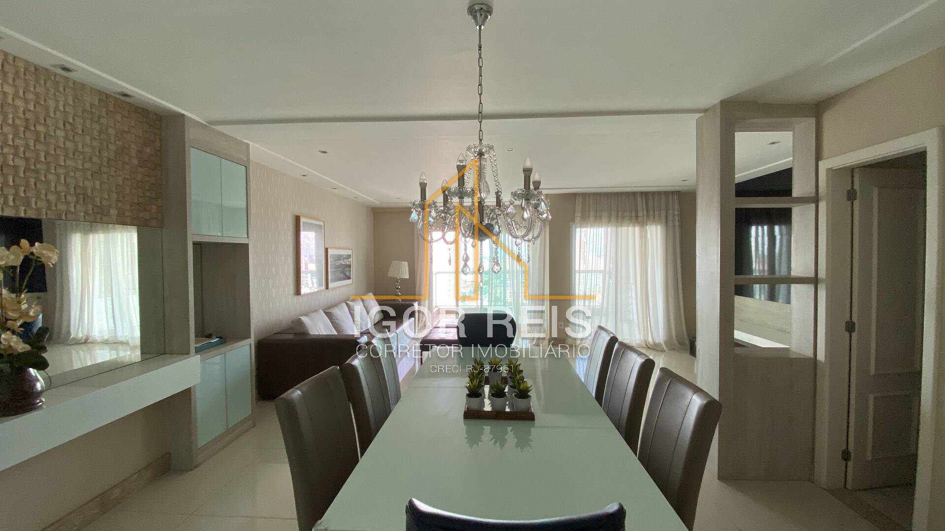 Apartamento à venda com 3 quartos, 160m² - Foto 1
