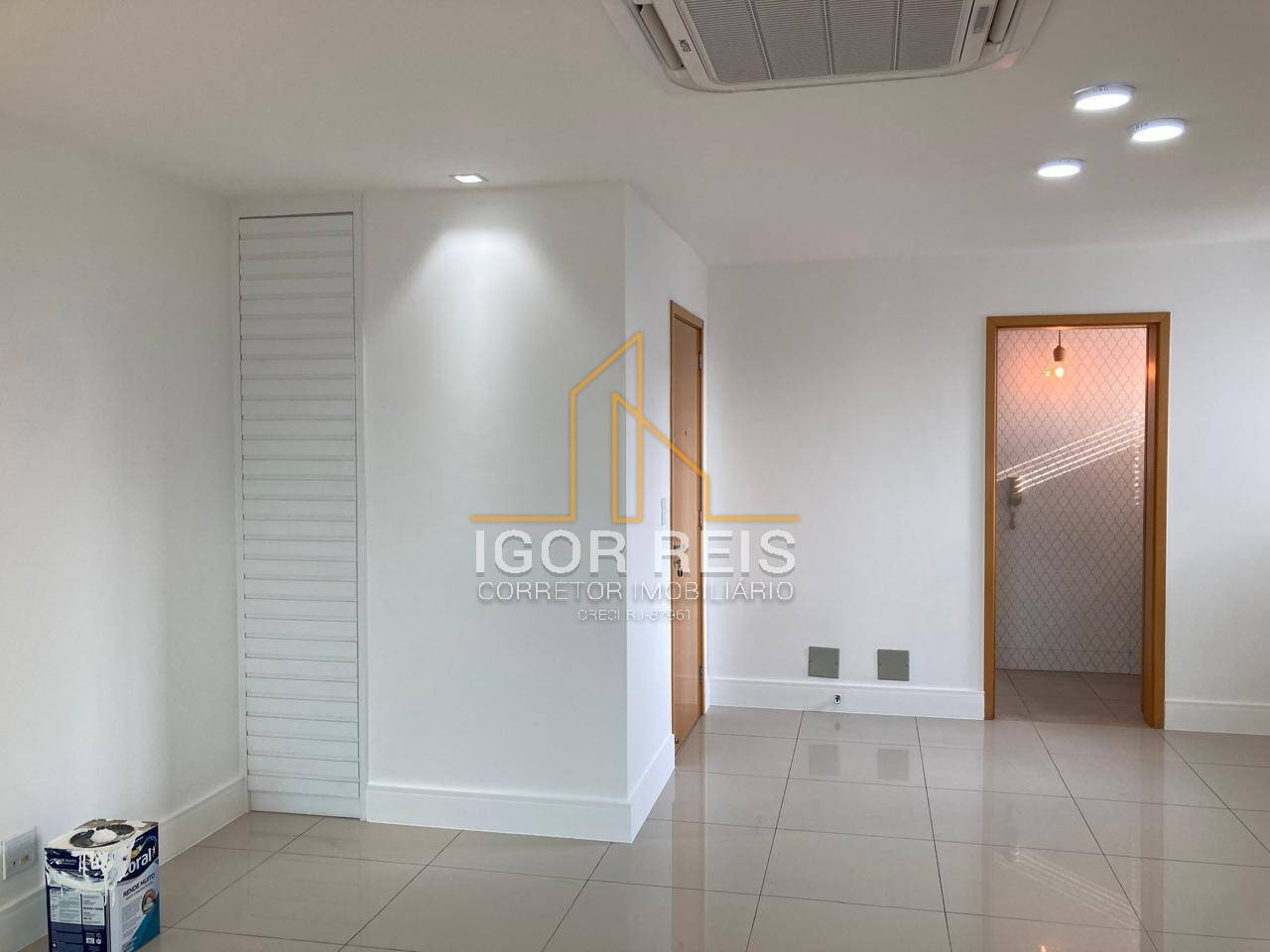 Apartamento à venda com 3 quartos, 105m² - Foto 4