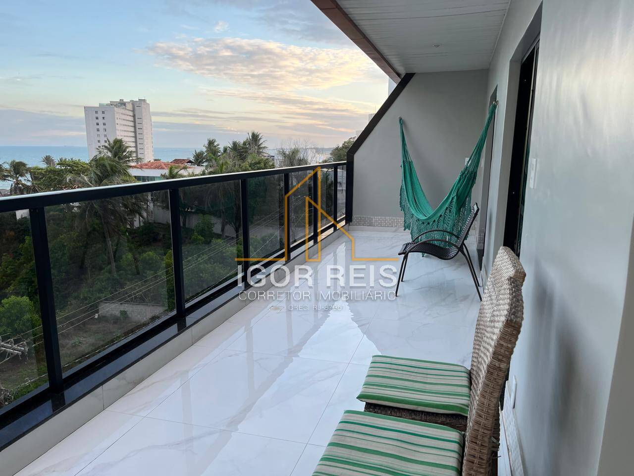 Apartamento à Venda em Guarapari/ES - Vista para o Mar e Conforto