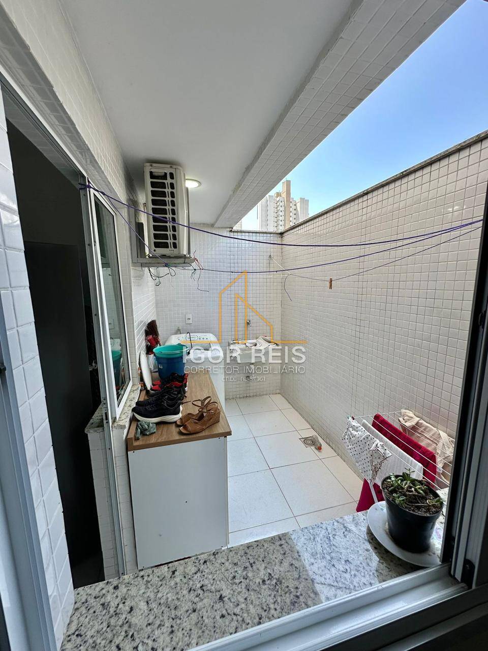Apartamento à venda com 2 quartos, 75m² - Foto 9