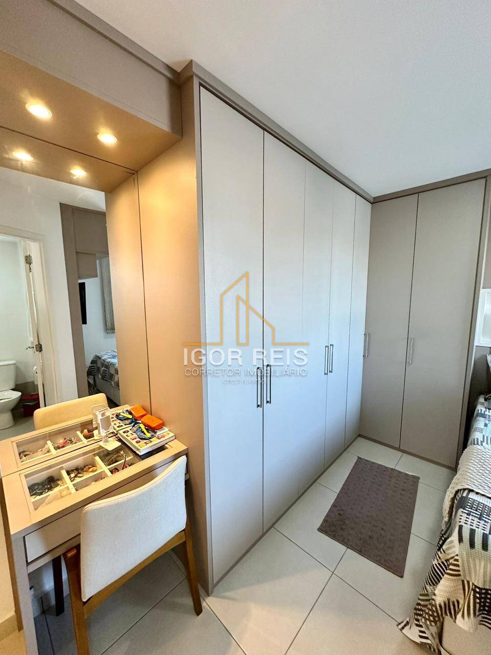 Apartamento à venda com 2 quartos, 75m² - Foto 13