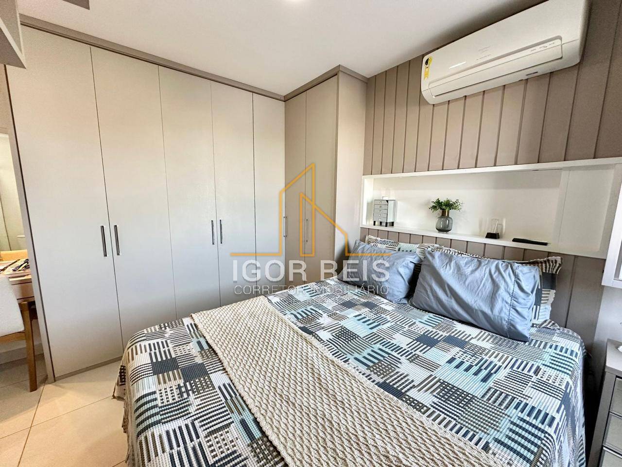 Apartamento à venda com 2 quartos, 75m² - Foto 11