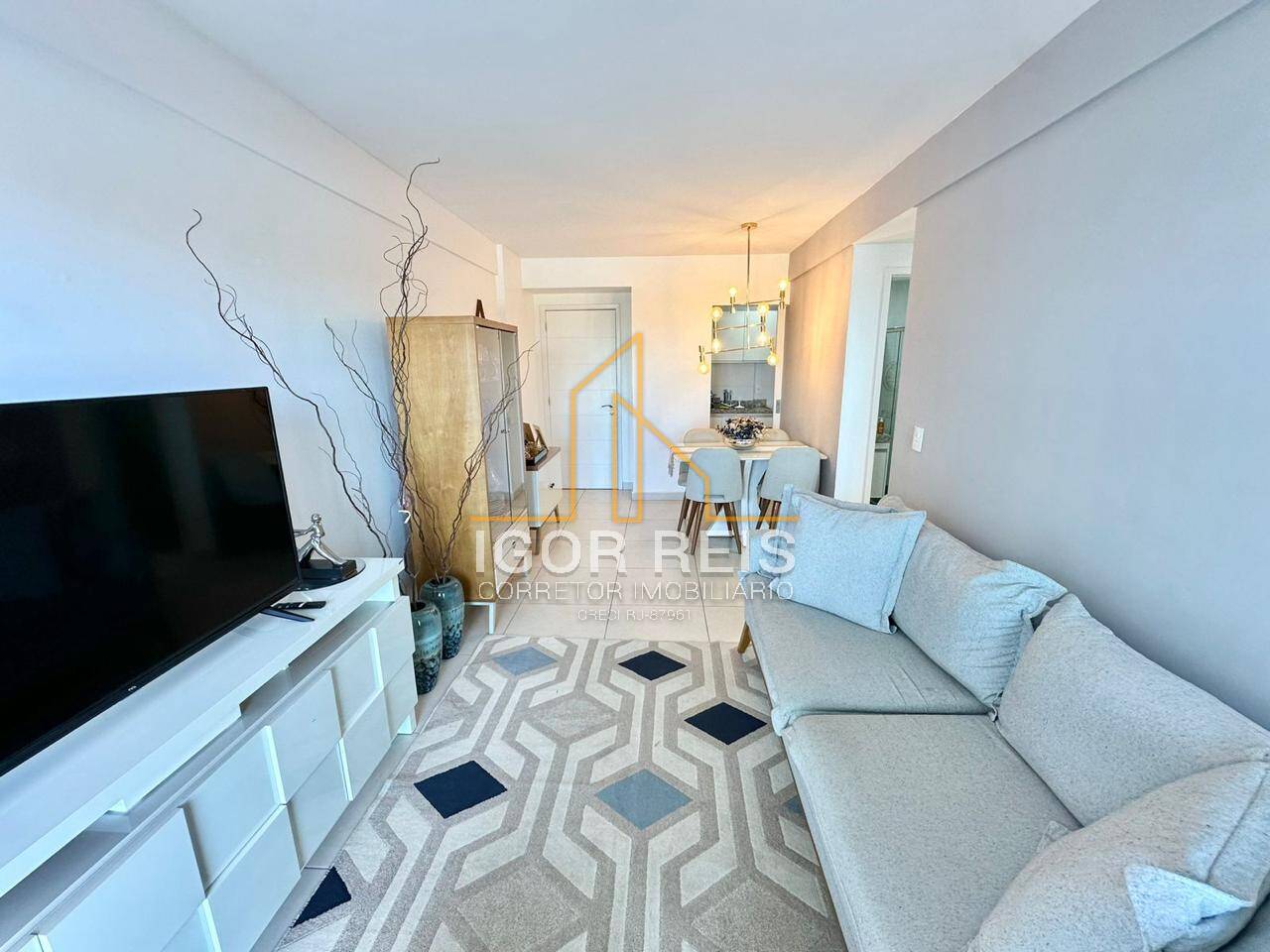 Apartamento à venda com 2 quartos, 75m² - Foto 2
