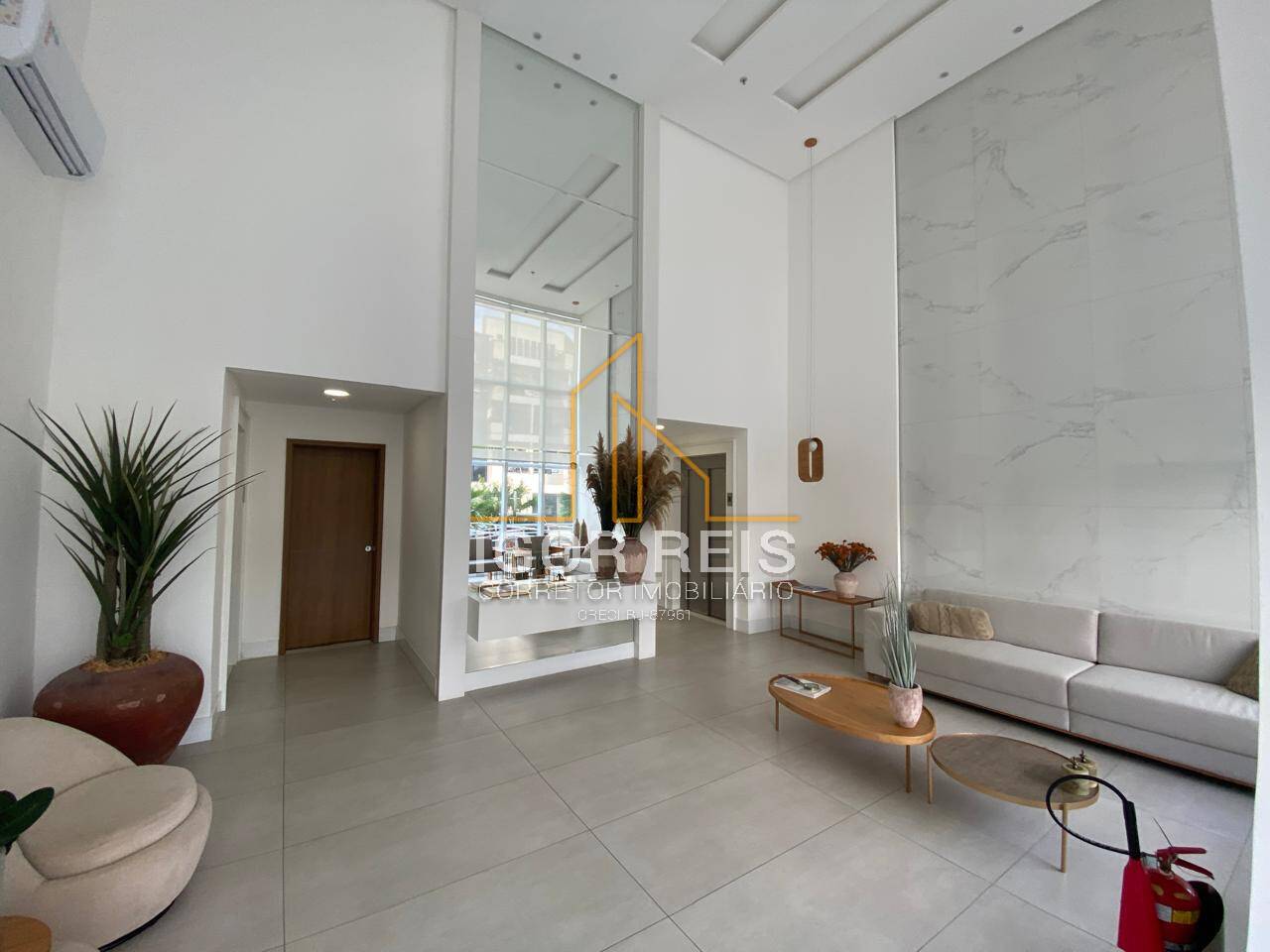 Apartamento à venda com 3 quartos, 131m² - Foto 3