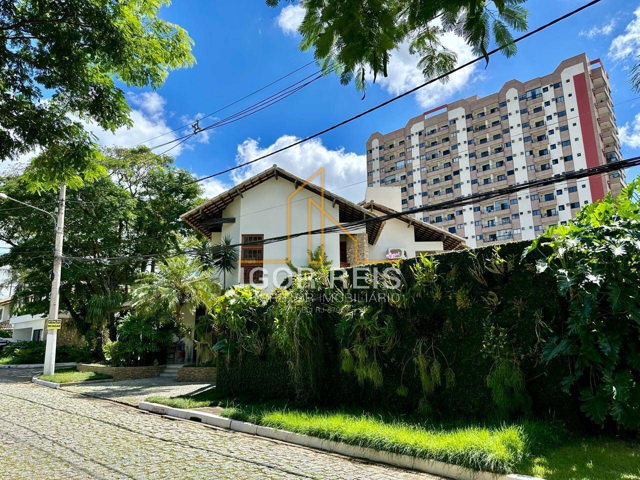 Casa de Condomínio à venda e aluguel com 4 quartos, 680m² - Foto 5